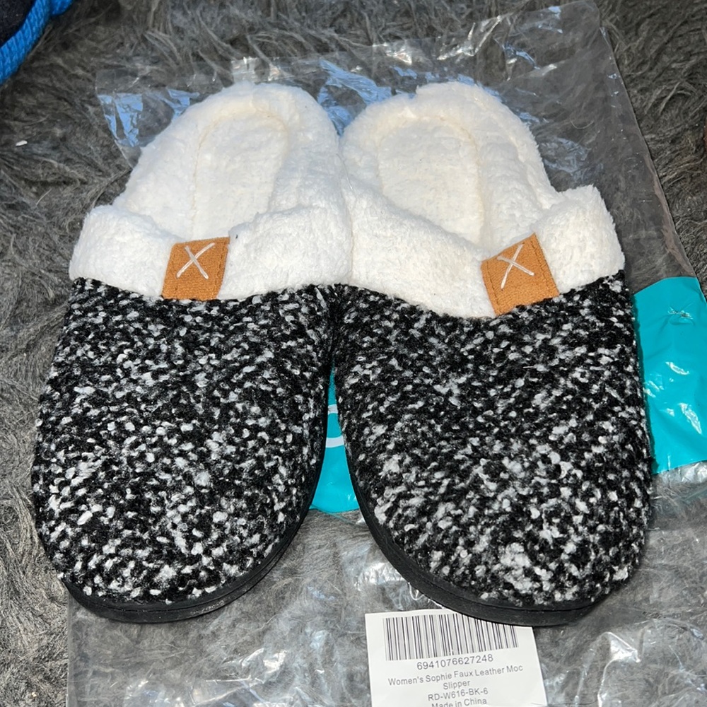 RockDove women's Sophie soft comfy bootie slippers , NWT, size large, 9-10